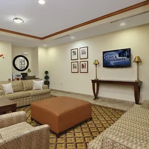 Candlewood Airport By Ihg Hotel
